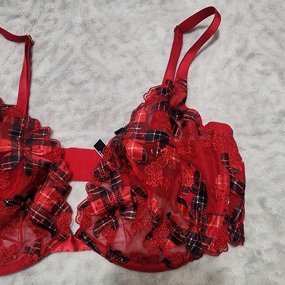 VICTORIA'S SECRET LUXE LINGERIE UNLINED FLORAL EMBROIDERED LOW CUT BRA Sz 36DDD - Picture 3 of 14